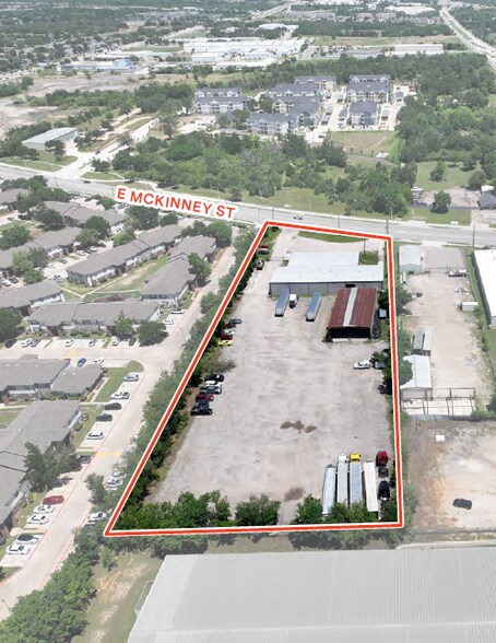 3910 E McKinney St, Denton, TX for lease - Building Photo - Image 2 of 13