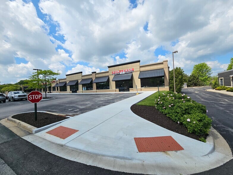 1820-1830 Meadow Ln, Pewaukee, WI à louer - Photo du bâtiment - Image 2 de 12