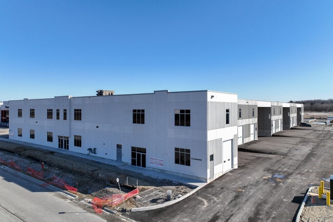 More details for 420 Addison Hall Cir, Aurora, ON - Industrial for Lease
