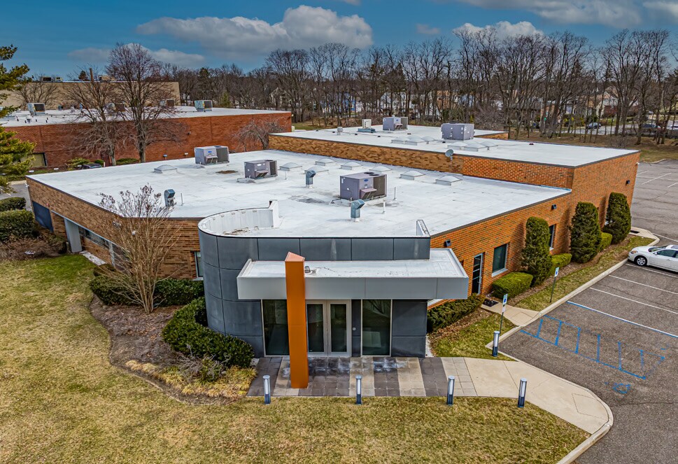 8400 New Horizons Blvd, Amityville, NY à vendre Photo principale- Image 1 de 14