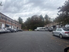 1147 River Rd, Charlottesville, VA for lease Interior Photo- Image 1 of 3