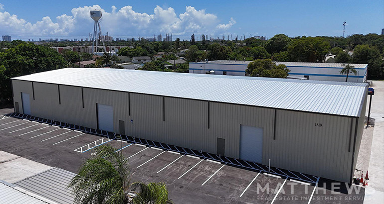 1319 53rd st, Mangonia Park, FL for lease - Building Photo - Image 2 of 3