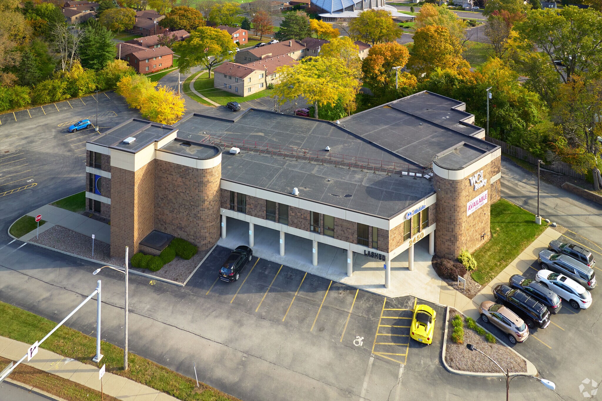 2450 Ridge Rd W, Rochester, NY à vendre Photo du bâtiment- Image 1 de 44