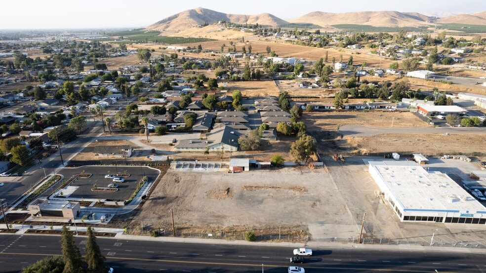 Terrain dans Porterville, CA à vendre - Photo du bâtiment - Image 1 de 1