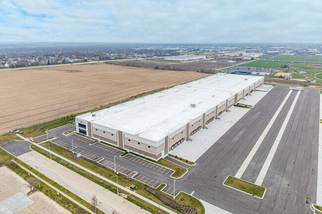 Plus de détails pour 2031 Geneva Dr, Geneva, IL - Industriel à louer