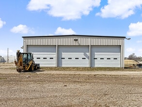 2862 Wagner Rd, Waterloo, IA for lease Interior Photo- Image 2 of 22