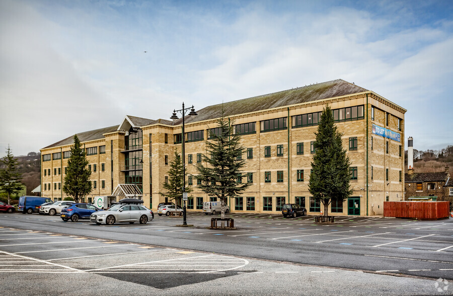 Salts Mill Rd, Shipley for lease - Primary Photo - Image 1 of 16