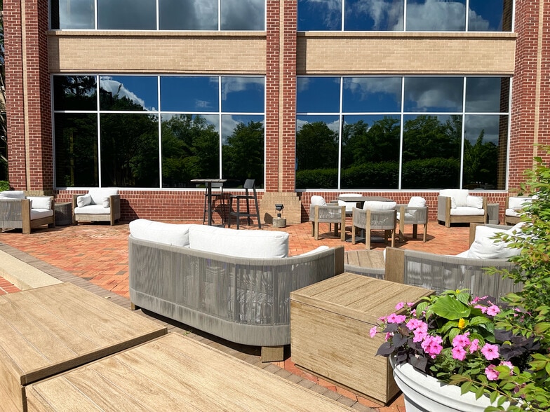 1700 Perimeter Park Dr, Morrisville, NC for lease - Building Photo - Image 3 of 5