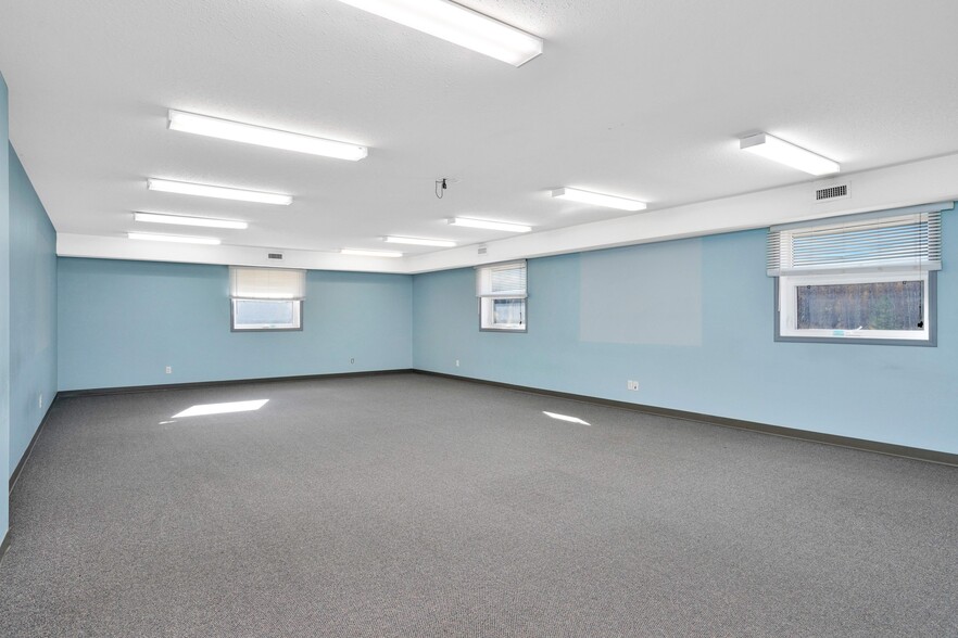 4120 45A St, Rocky Mountain House, AB for sale - Primary Photo - Image 1 of 1