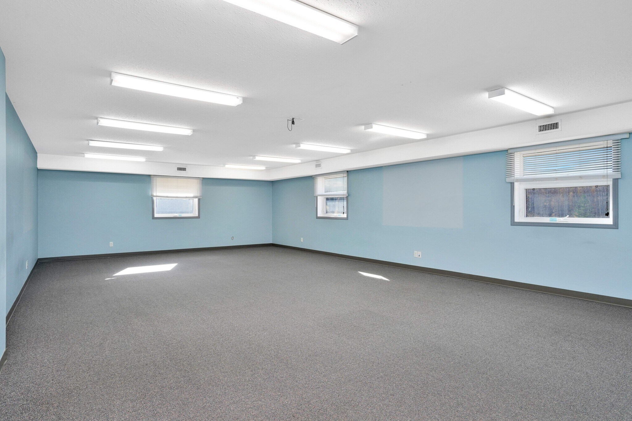 4120 45A St, Rocky Mountain House, AB for sale Primary Photo- Image 1 of 1