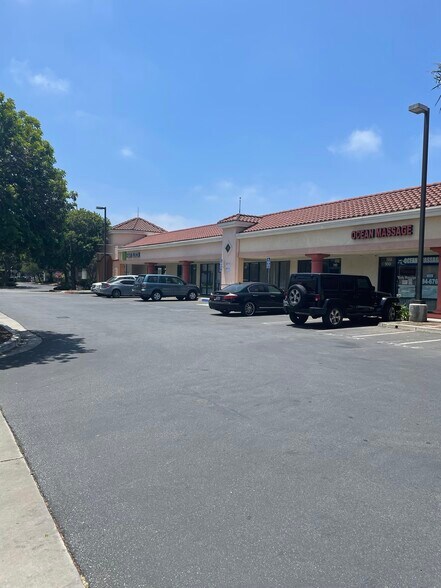 421 S Ventura Rd, Oxnard, CA for lease - Building Photo - Image 2 of 10