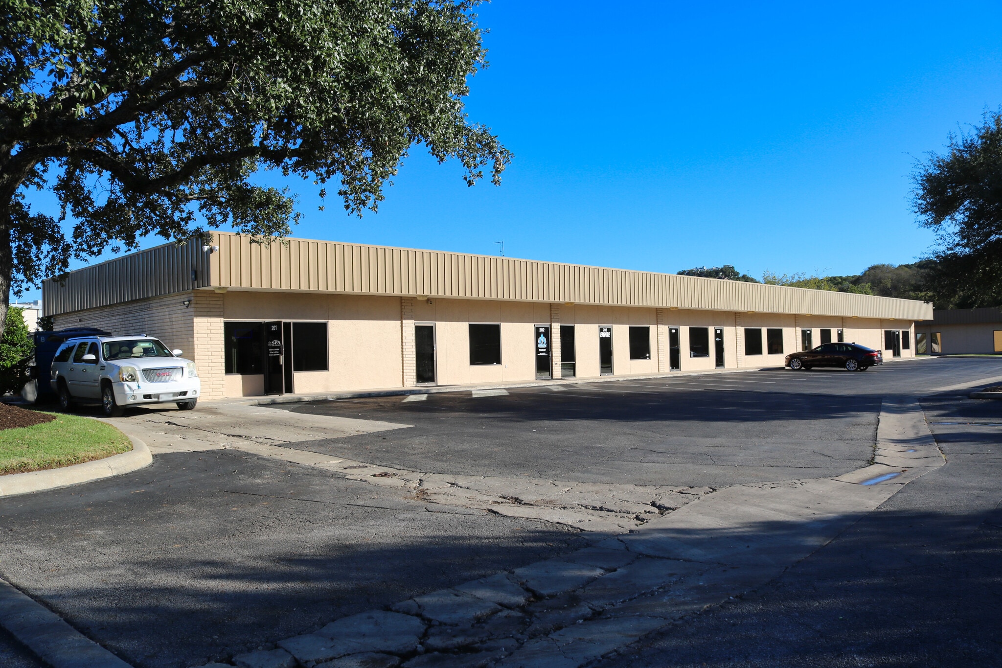 24123 Boerne Stage Rd, San Antonio, TX for lease Primary Photo- Image 1 of 11