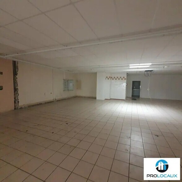 Retail in Grenoble for sale - Interior Photo - Image 3 of 6