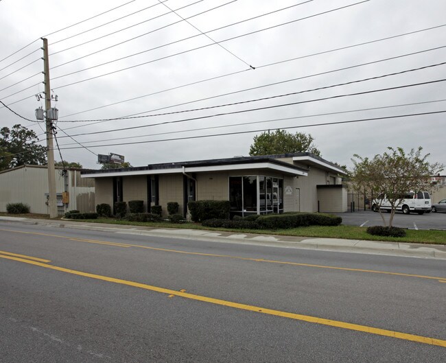Plus de détails pour 1700 S Division Ave, Orlando, FL - Industriel à louer