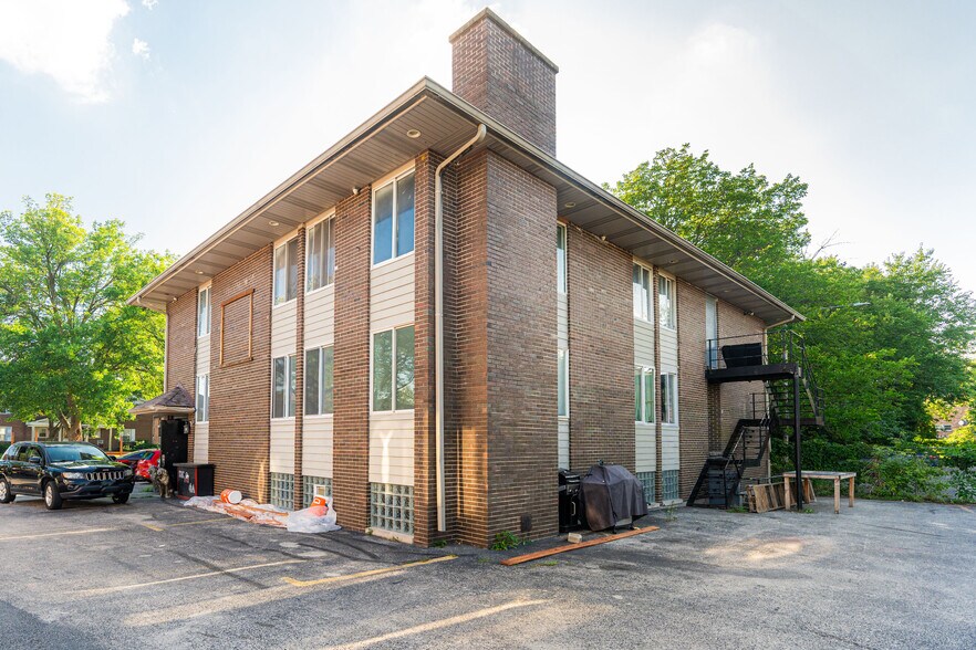 919 Greenbrier Rd, Dekalb, IL à vendre - Photo du bâtiment - Image 3 de 19
