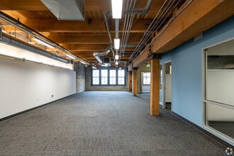 568 1st Ave S, Seattle, WA à louer Photo intérieure- Image 1 de 4