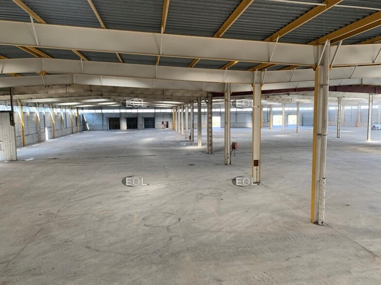 Industrial in Avignon for lease - Building Photo - Image 2 of 5