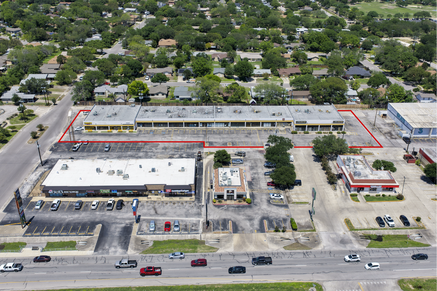 6821-6883 Bandera Rd, San Antonio, TX for lease - Building Photo - Image 1 of 9