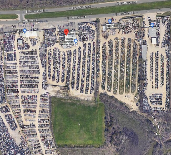 ~ 10.68 Acres Heavy Industrial Proprty. portefeuille de 2 propriétés à vendre sur LoopNet.ca - Photo du bâtiment - Image 2 de 2