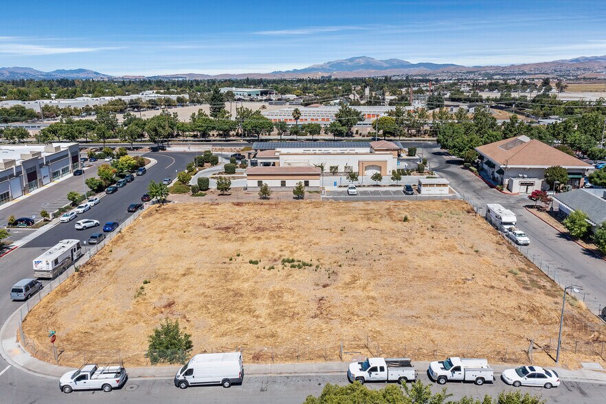 3595 Utah St, Pleasanton, CA à vendre - Photo du bâtiment - Image 2 de 8