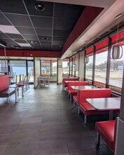 1100 3rd St, Lee's Summit, MO for lease Interior Photo- Image 2 of 3