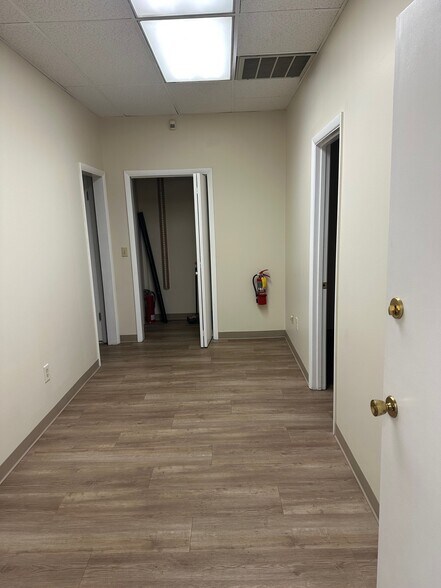 40-42 Pine St, Lockport, NY à louer - Photo du bâtiment - Image 3 de 9