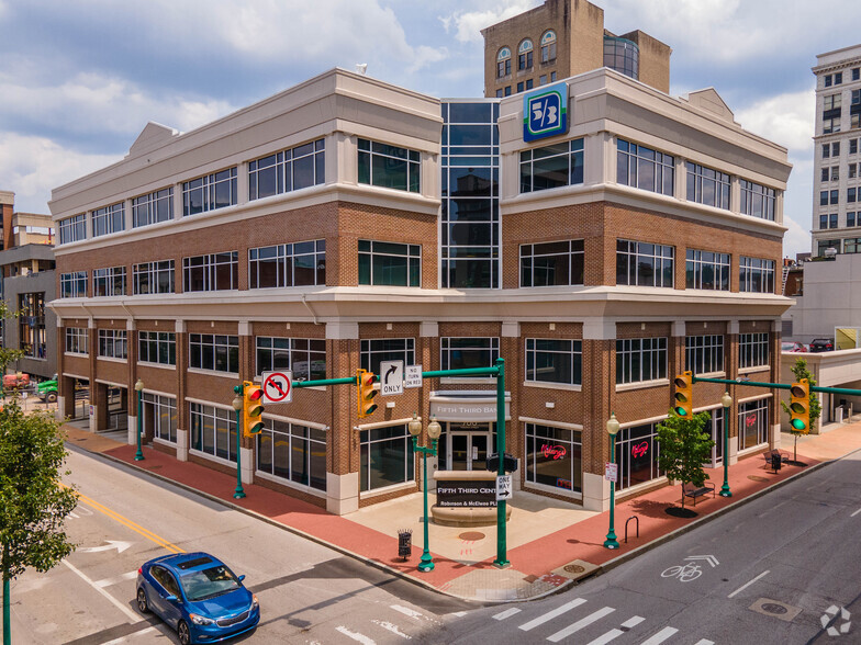 700 Virginia St E, Charleston, WV for lease - Building Photo - Image 1 of 2