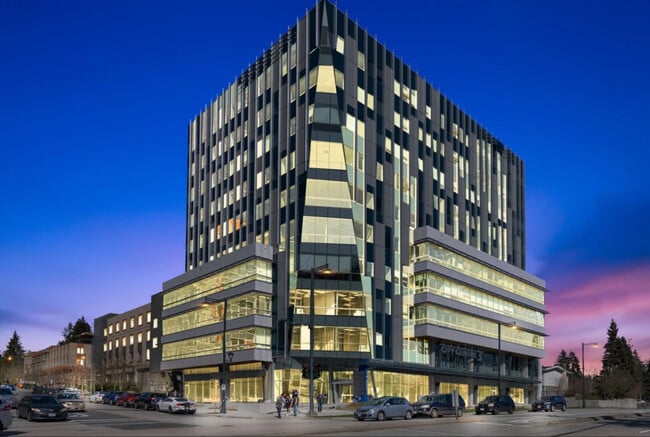 More details for 13761 96th Av, Surrey, BC - Office for Sale