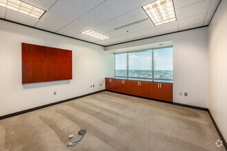 365 Canal St, New Orleans, LA for lease Interior Photo- Image 2 of 2