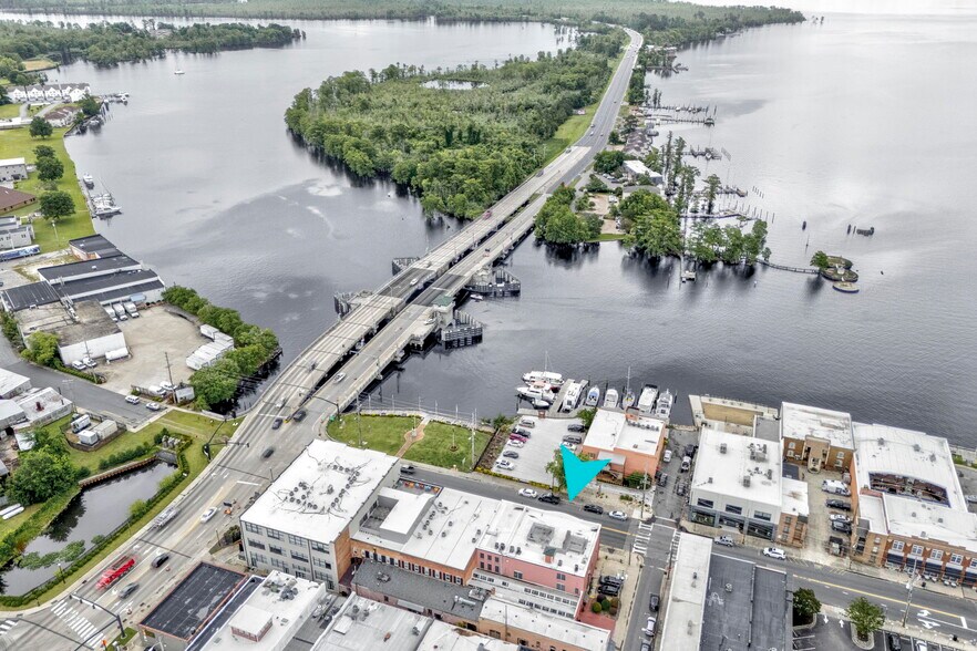 201-207 N Water St, Elizabeth City, NC à vendre - Aérien - Image 3 de 26
