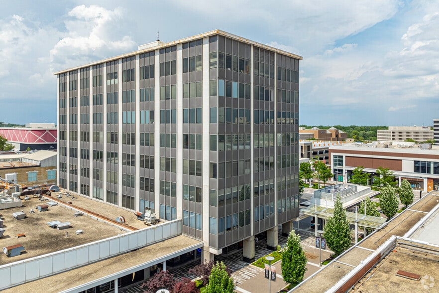 100-120 Oakbrook Ctr, Oak Brook, IL for lease - Building Photo - Image 3 of 14