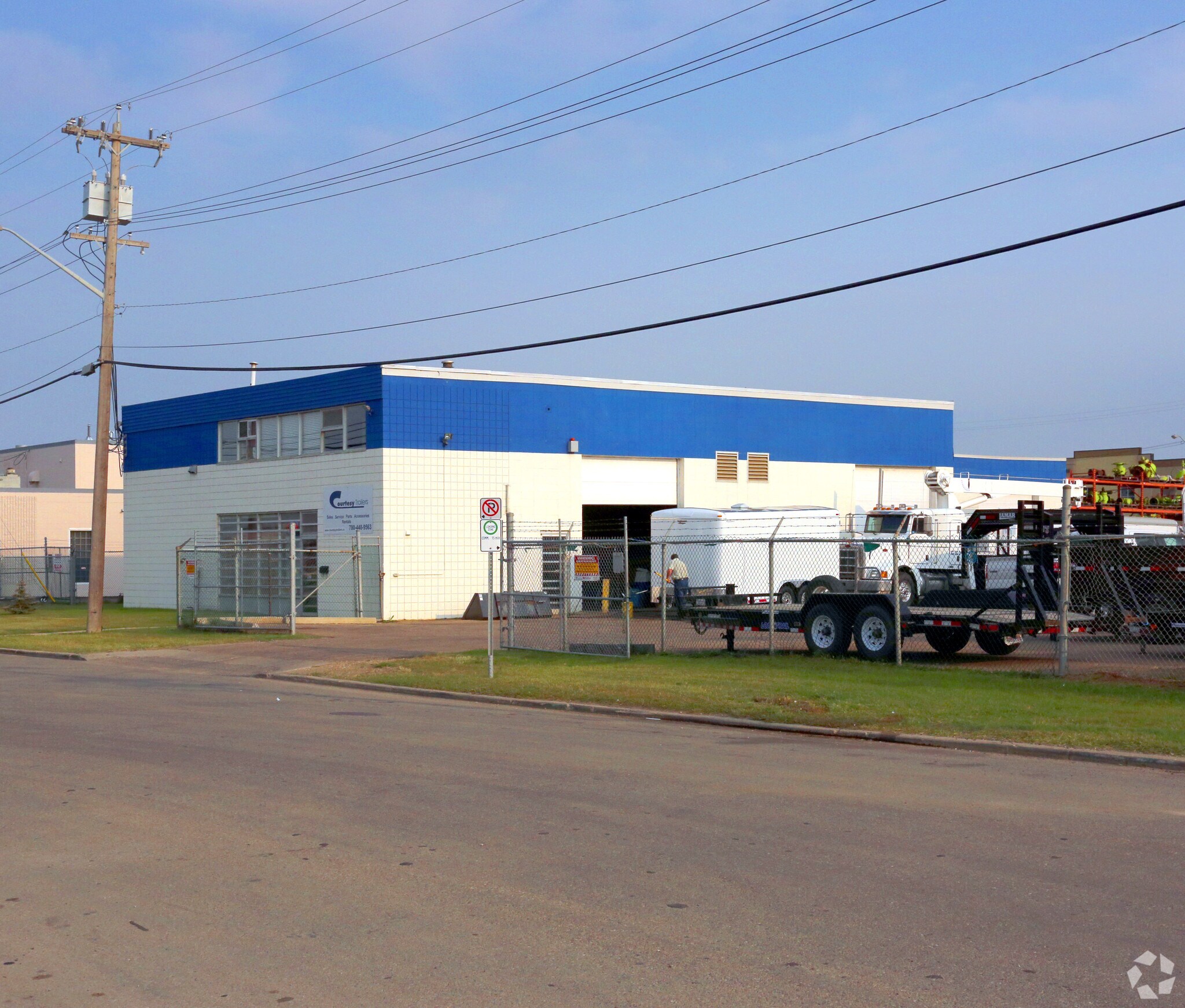 4925 75 Ave NW, Edmonton, AB for sale Primary Photo- Image 1 of 1