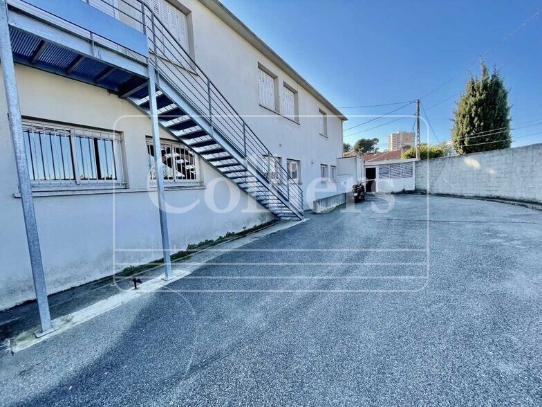 1 Avenue Des Pins, Marseille à vendre - Photo du bâtiment - Image 3 de 17