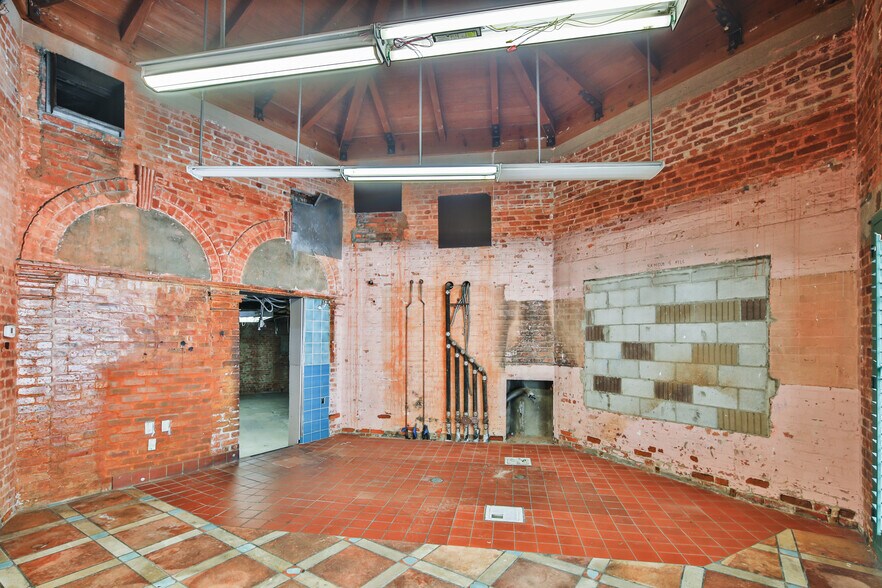 1025-1126 Westwood Blvd, Los Angeles, CA à louer - Photo du bâtiment - Image 2 de 30