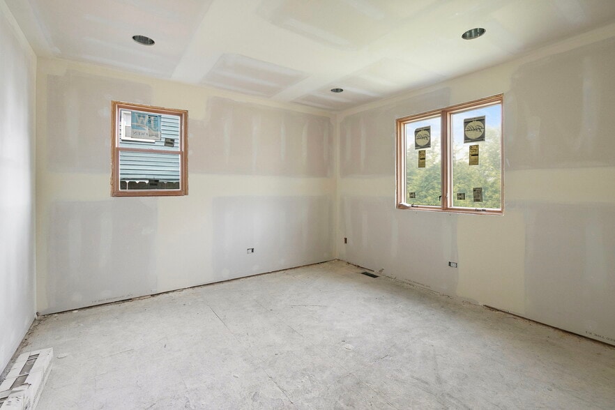 618 Barron Blvd, Grayslake, IL à vendre - Photo du bâtiment - Image 3 de 23