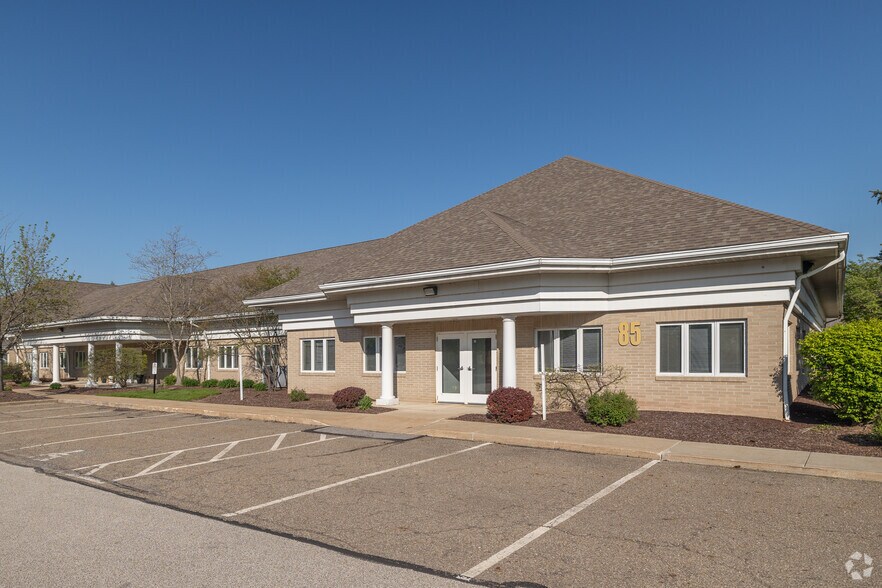 85-115 Executive Pky, Hudson, OH à louer - Photo du bâtiment - Image 2 de 7