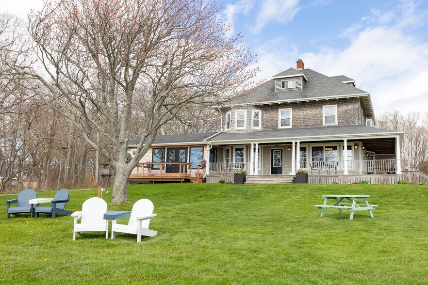 21 Breakwater St, Souris, PE à vendre - Photo du bâtiment - Image 1 de 1