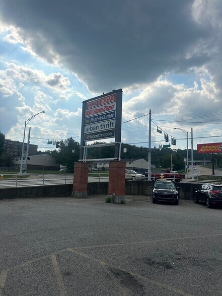 206 N 7th St, Steubenville, OH à louer - Photo du bâtiment - Image 3 de 5