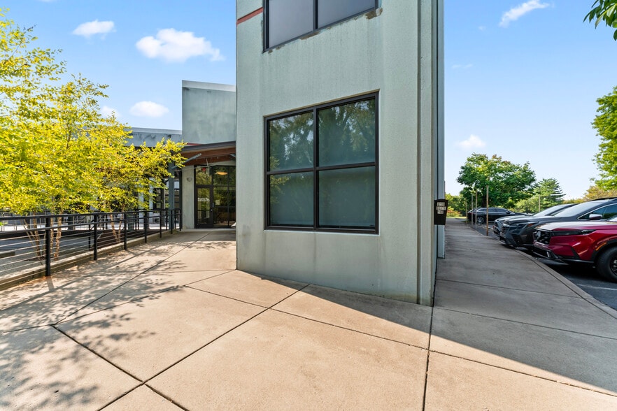 210 Gothic Ct, Franklin, TN à vendre - Photo du bâtiment - Image 2 de 4