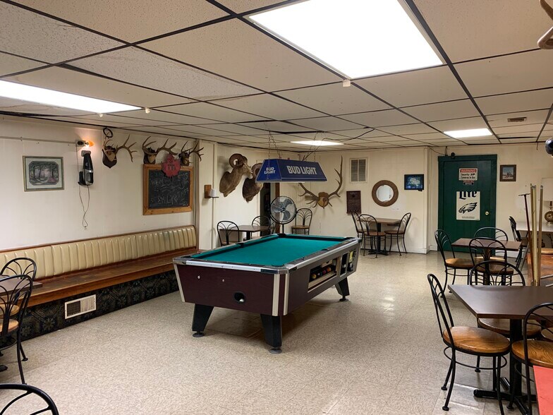 128 S Main St, Spring Grove, PA à vendre - Photo intérieure - Image 2 de 9