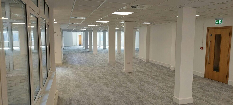 33-34 Paradise St, Birmingham à louer - Photo du bâtiment - Image 3 de 45