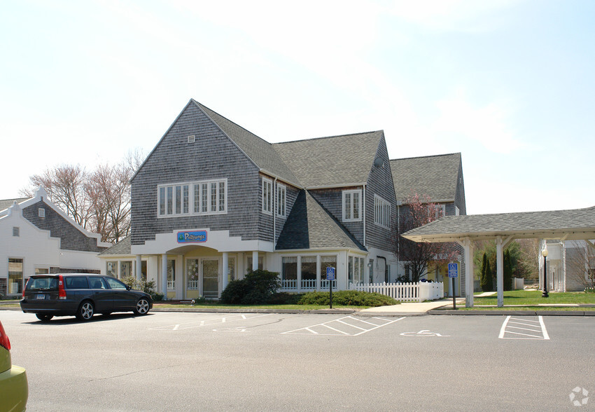 391b Norwich Westerly Rd, North Stonington, CT for lease - Building Photo - Image 2 of 28