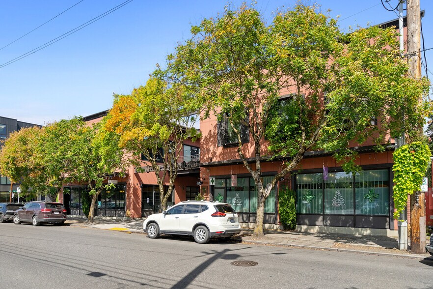 4605 NE Fremont St, Portland, OR à louer - Photo du bâtiment - Image 2 de 13