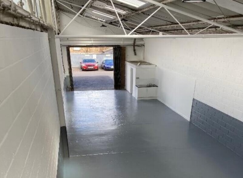 1-21C White Hart Ln, Londres à louer - Photo du bâtiment - Image 3 de 11