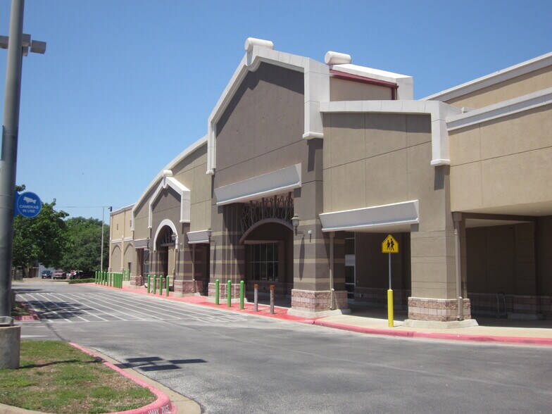 1901 S Texas Ave, Bryan, TX for lease - Building Photo - Image 1 of 5