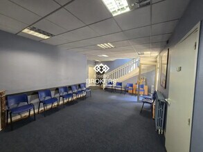 Office in Villiers-le-Bel for lease Interior Photo- Image 2 of 2