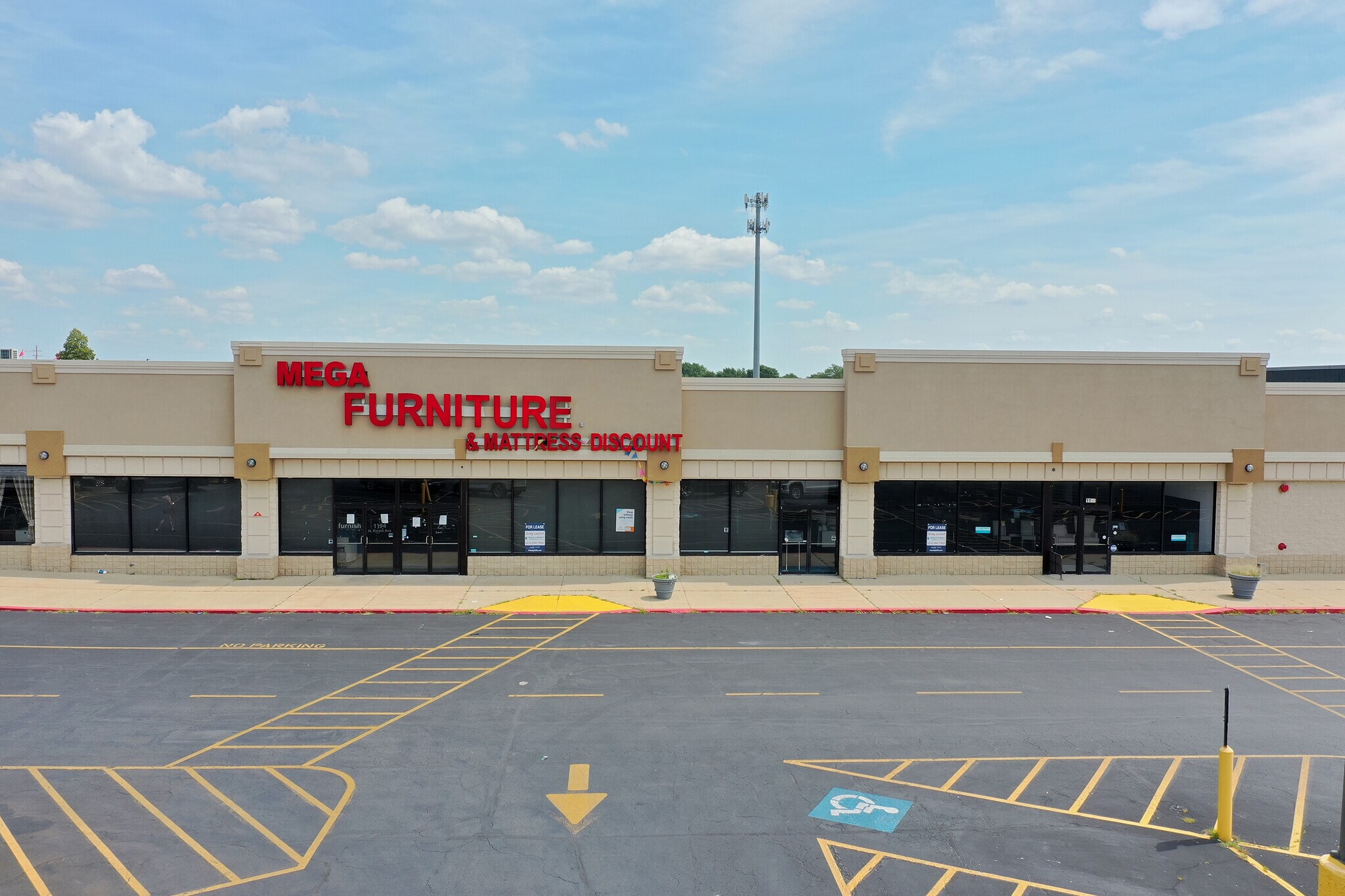 1194 N Kinzie Ave, Bradley, IL for lease Primary Photo- Image 1 of 8