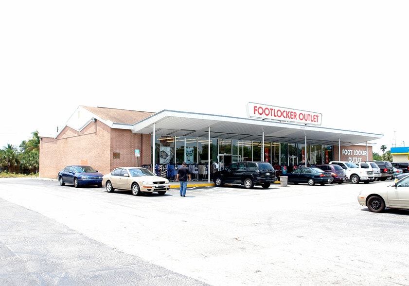 3650 W Broward Blvd, Fort Lauderdale, FL à louer - Photo du bâtiment - Image 2 de 4