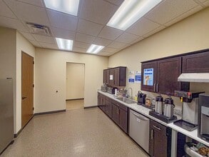 2014 Airport Rd, Conroe, TX for lease Interior Photo- Image 2 of 5