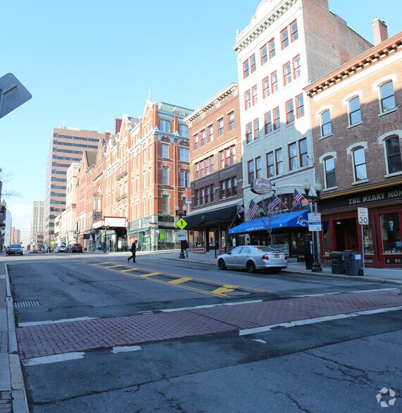 84 N Pearl St, Albany, NY à vendre - Photo du bâtiment - Image 2 de 22
